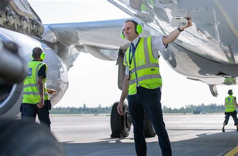 Airport Operations Management Menzies Airport Operations Management Menzies