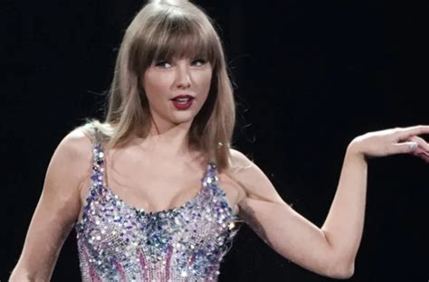 Did Taylor Swift Get A Boob Job