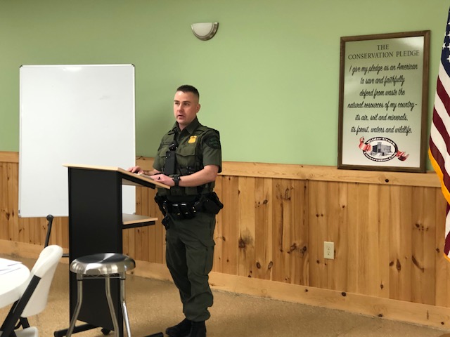 Dnr Officer Makes Unusual Stop On Iowa Roadway Dnr Officer Makes Unusual Stop On Iowa Roadway