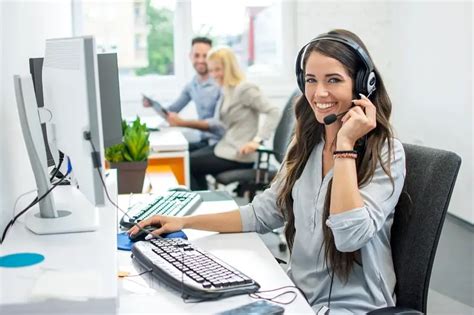 Help Desk Technician What Is It And How To Become One Help Desk Technician What Is It And How To Become One