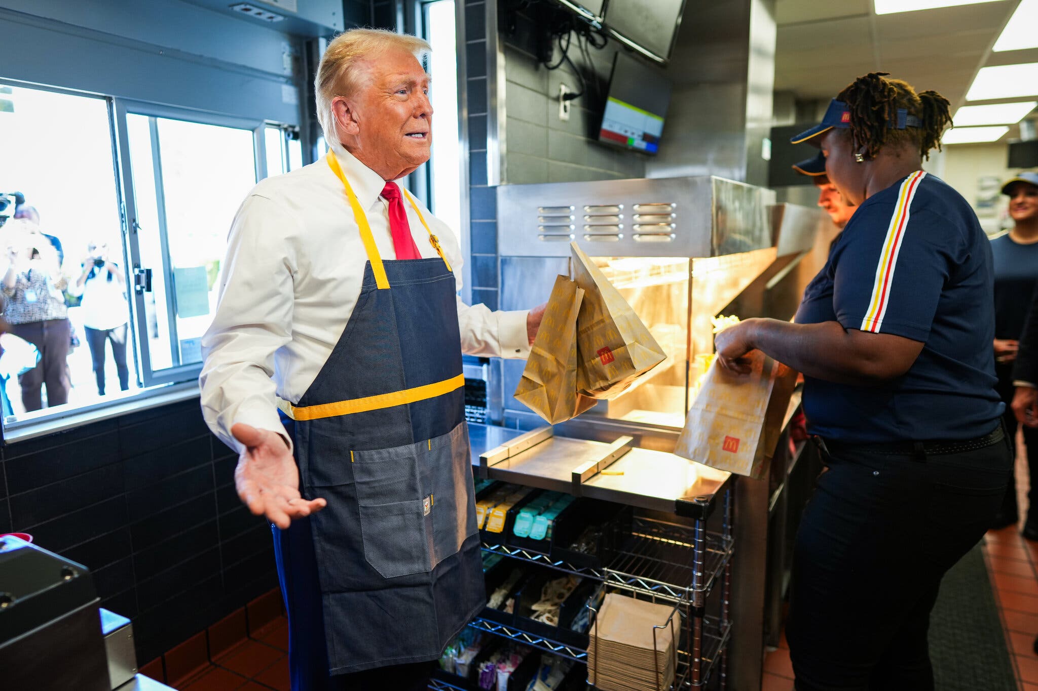 Trump Took A Turn At The Fryer Mcdonald S Workers Have Thoughts The New York Times Trump Took A Turn At The Fryer Mcdonald S Workers Have Thoughts The New York Times